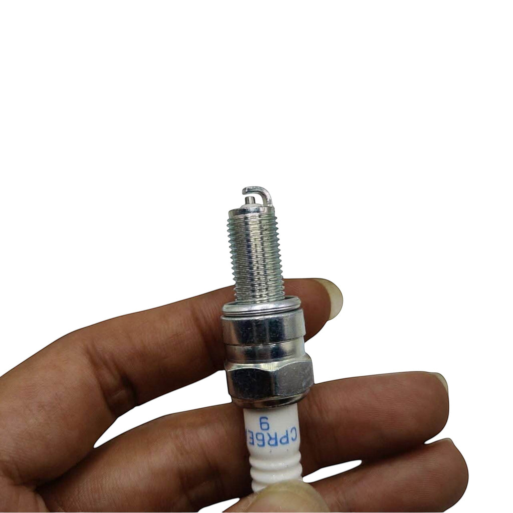 BANQIU Cambodia Co.,Ltd. 高性能 C5HSA 火花塞，适用于 4 冲程摩托车和小型汽油发动机，具有 10mm 螺纹直径。