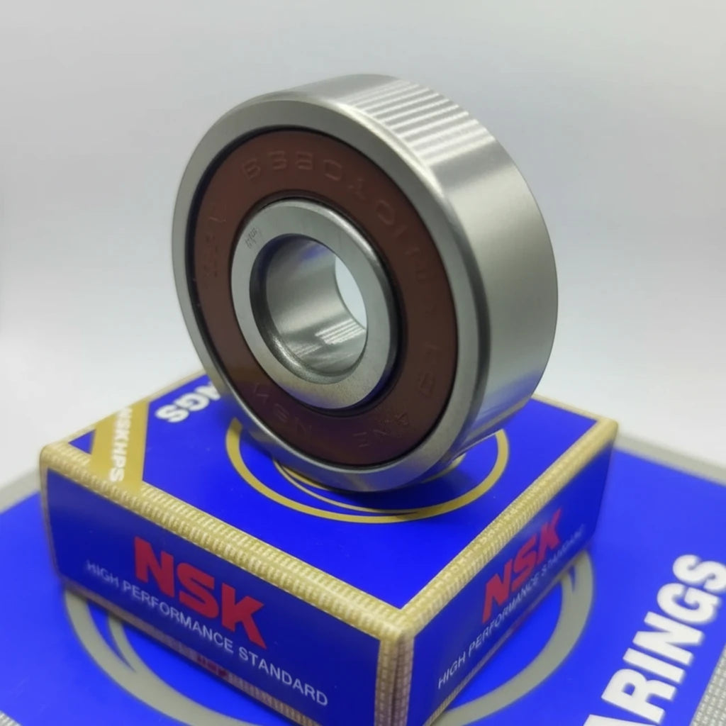 BANQIU Cambodia Co.,Ltd. 的 NSK 6301 高性能钢制滚珠轴承，适用于摩托车和机械设备，配有原装蓝色包装盒